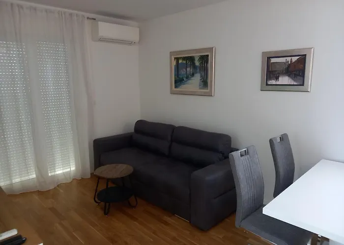 Duja Spadi Appartement Split