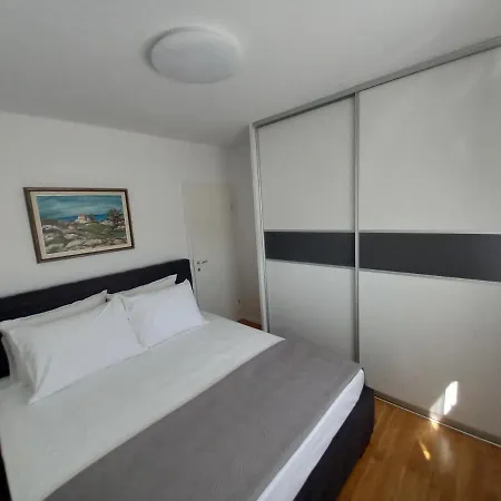 Duja Spadi Apartmán *